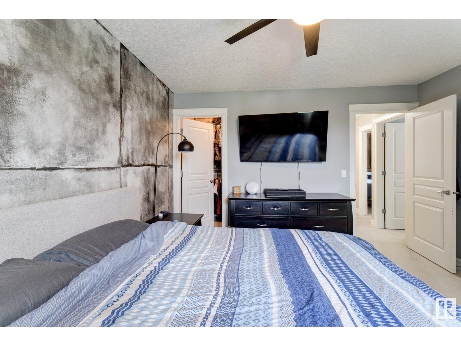 Photo 4 of 6112 11 Av Sw, Edmonton AB