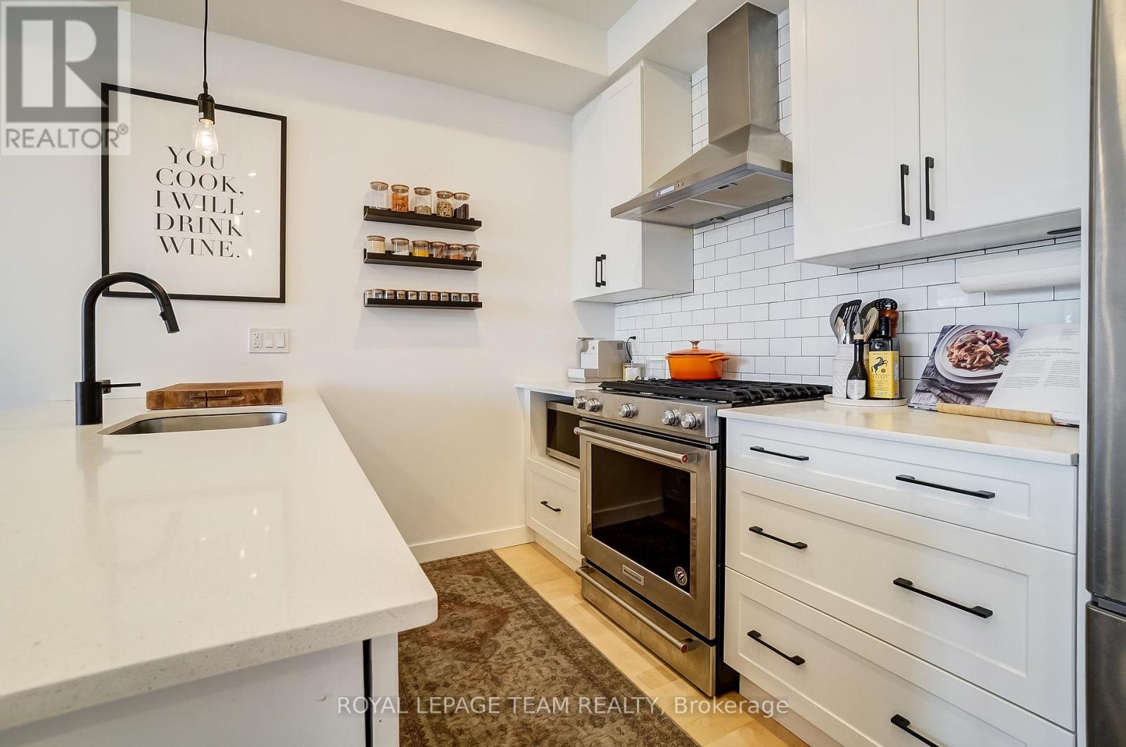 Photo 1 of 125 Carruthers Avenue, Ottawa ON