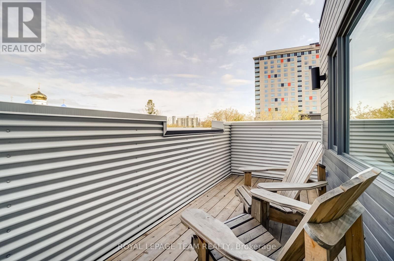 Photo 9 of 125 Carruthers Avenue, Ottawa ON