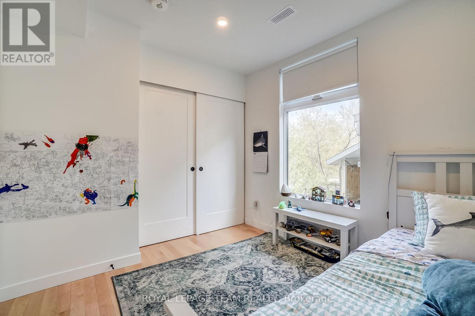 Photo 15 of 125 Carruthers Avenue, Ottawa ON