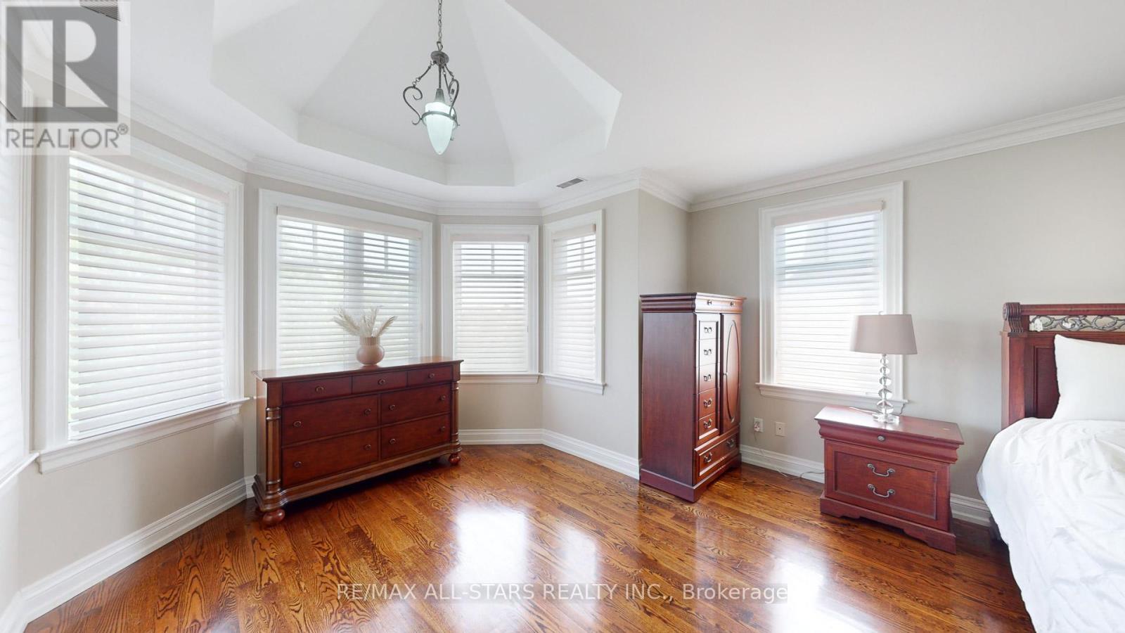 70 RICHARD LOVAT COURT - 34