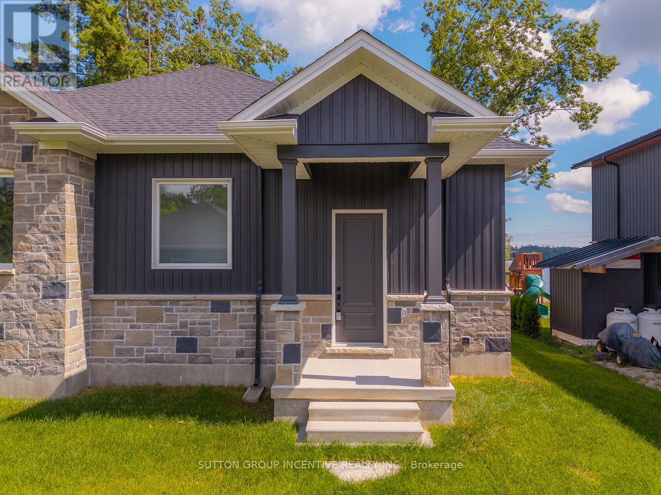 Photo 3 of 3331 Lake St George Boulevard, Severn ON