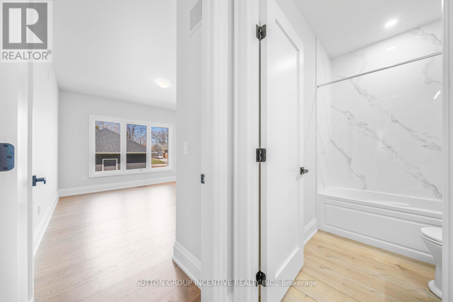 Photo 23 of 3331 Lake St George Boulevard, Severn ON