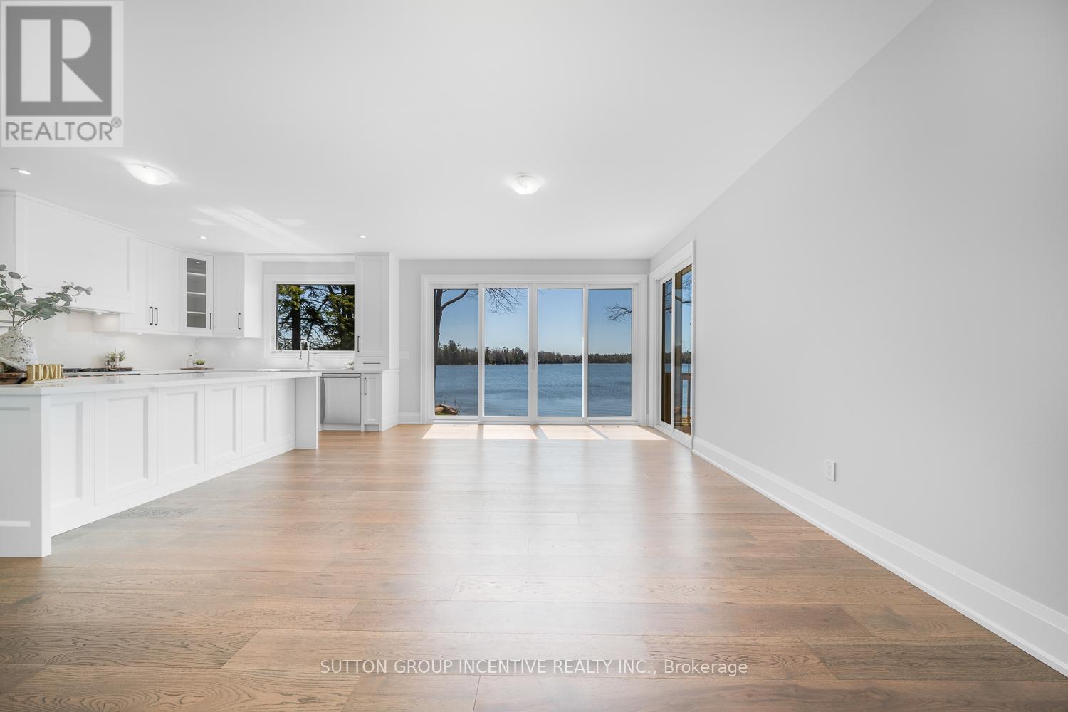 Photo 8 of 3331 Lake St George Boulevard, Severn ON