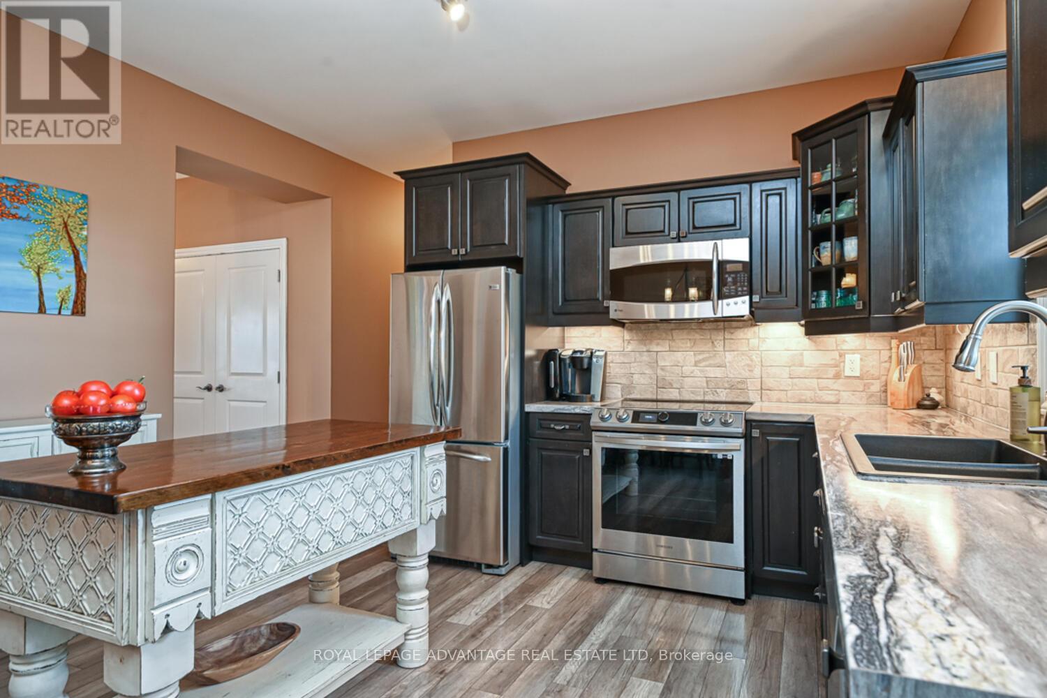 Photo 20 of 119 Sophie Lane, Merrickvillewolford ON