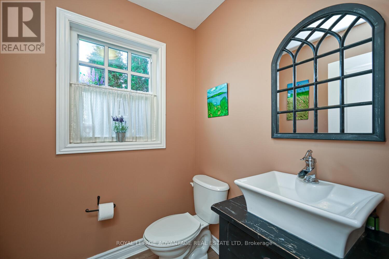 Photo 12 of 119 Sophie Lane, Merrickvillewolford ON
