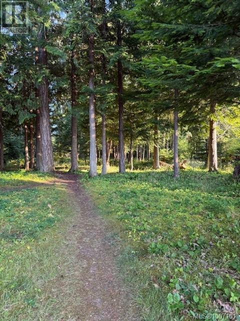 Photo 5 of 459 Hoylake Rd W, Qualicum Beach BC
