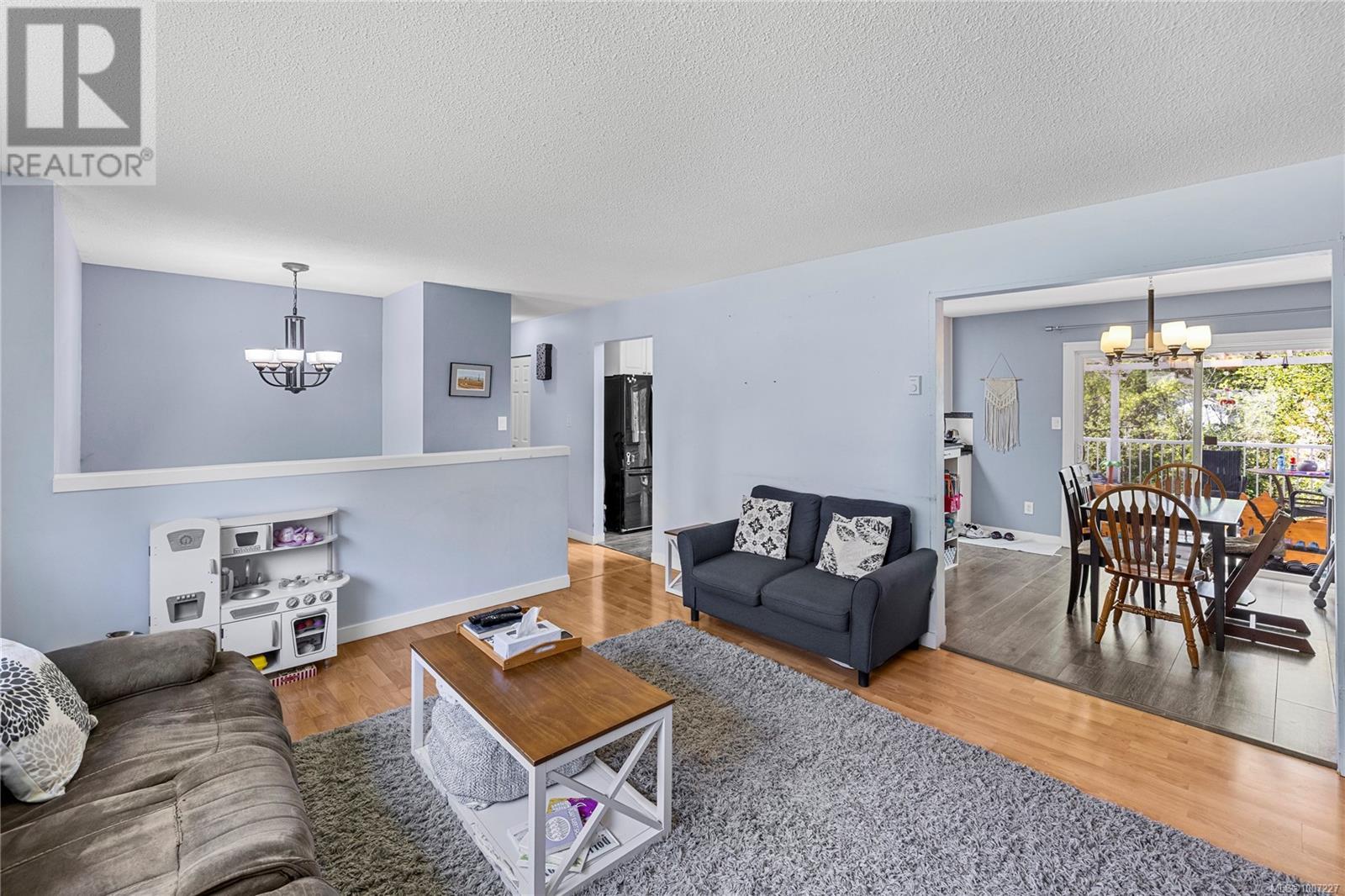 Photo 6 of 63 Porter Rd, Nanaimo BC