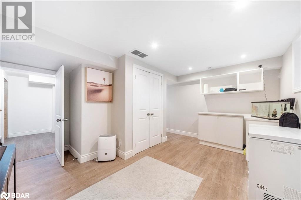 Photo 32 of 52 Nash Avenue, Elmvale ON