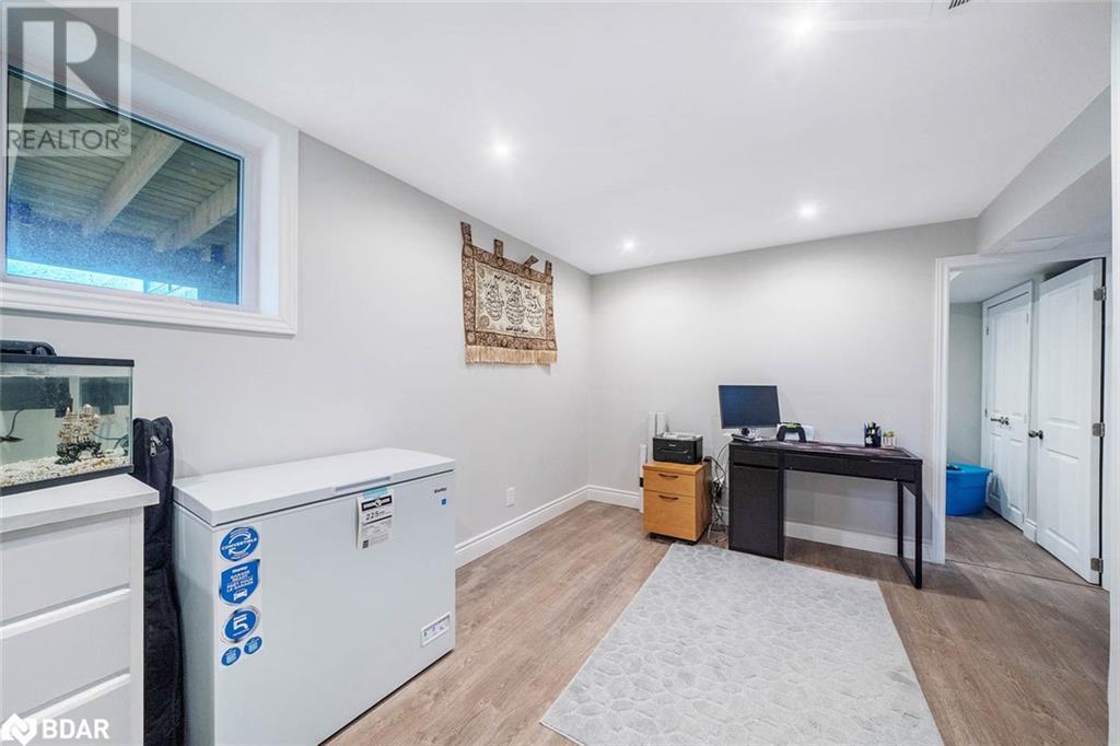 Photo 31 of 52 Nash Avenue, Elmvale ON