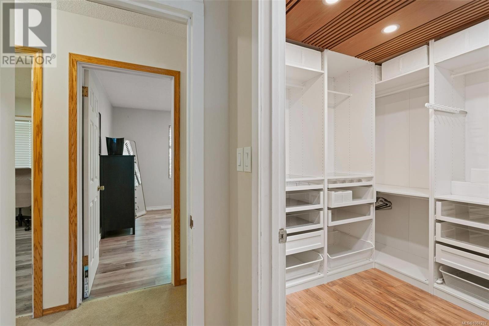 Photo 19 of 4687 Lochwood Cres, Saanich BC