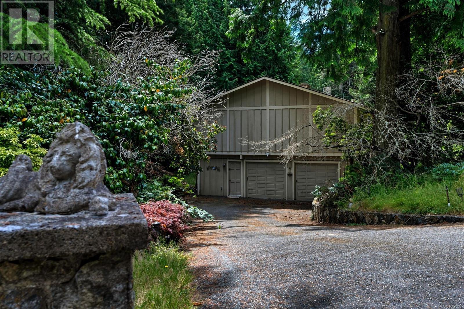 Photo 38 of 4687 Lochwood Cres, Saanich BC