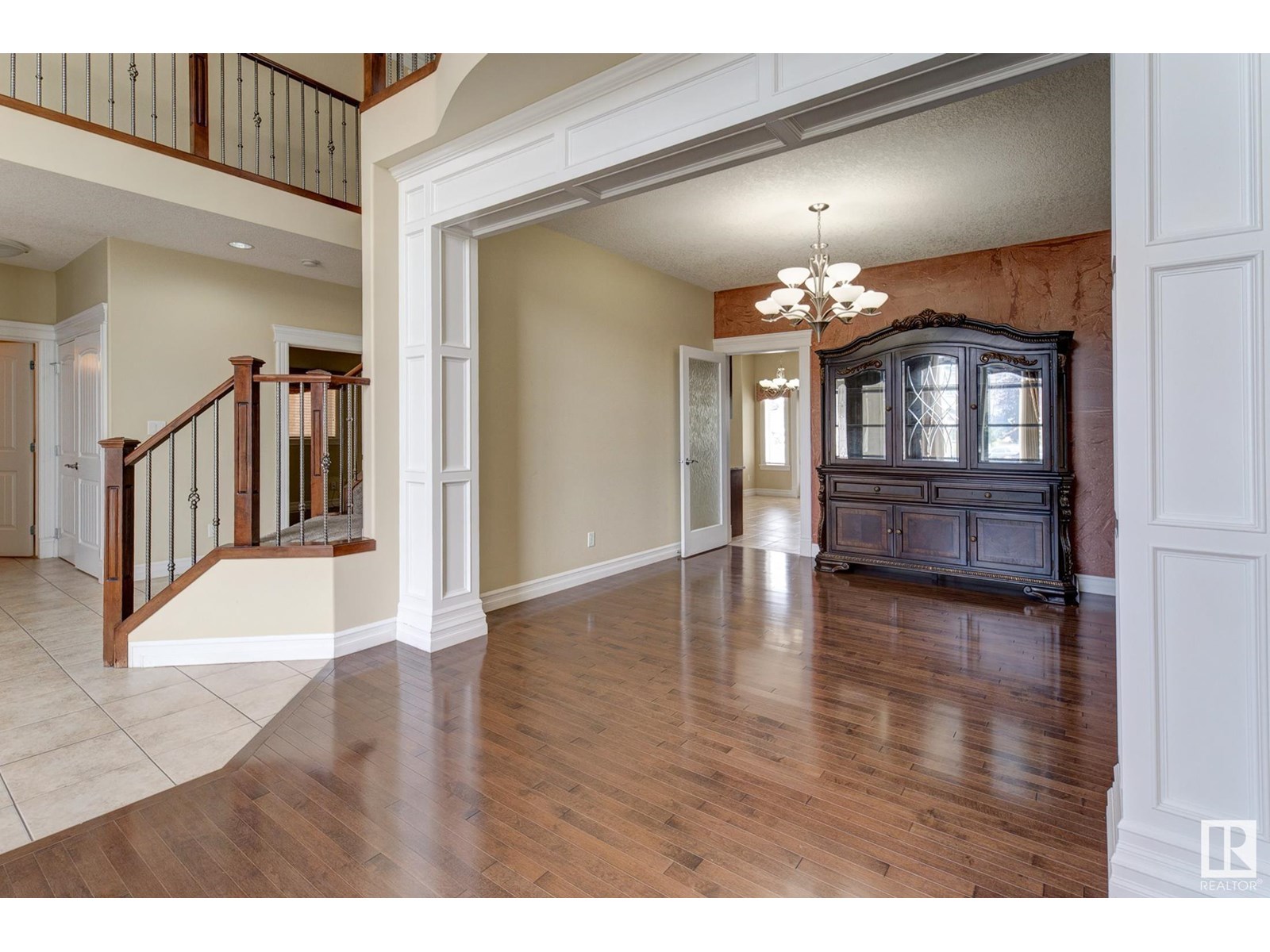 Photo 1 of 3621 28 A St Nw, Edmonton AB