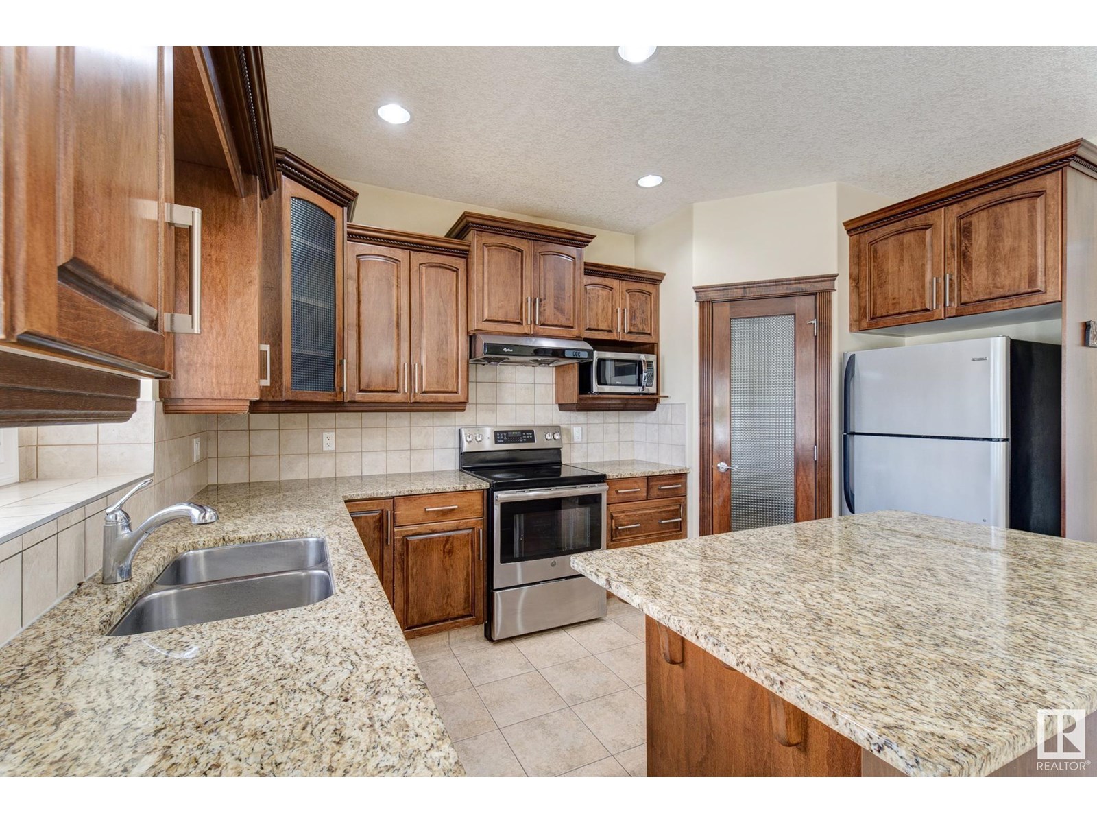 Photo 22 of 3621 28 A St Nw, Edmonton AB