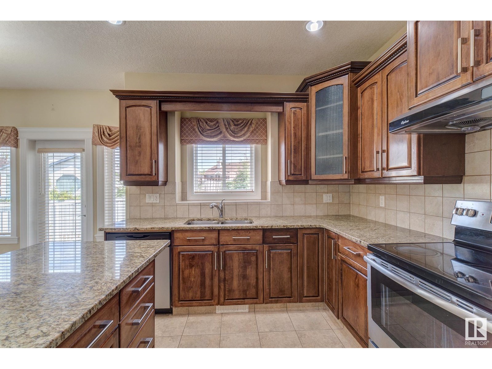 Photo 64 of 3621 28 A St Nw, Edmonton AB