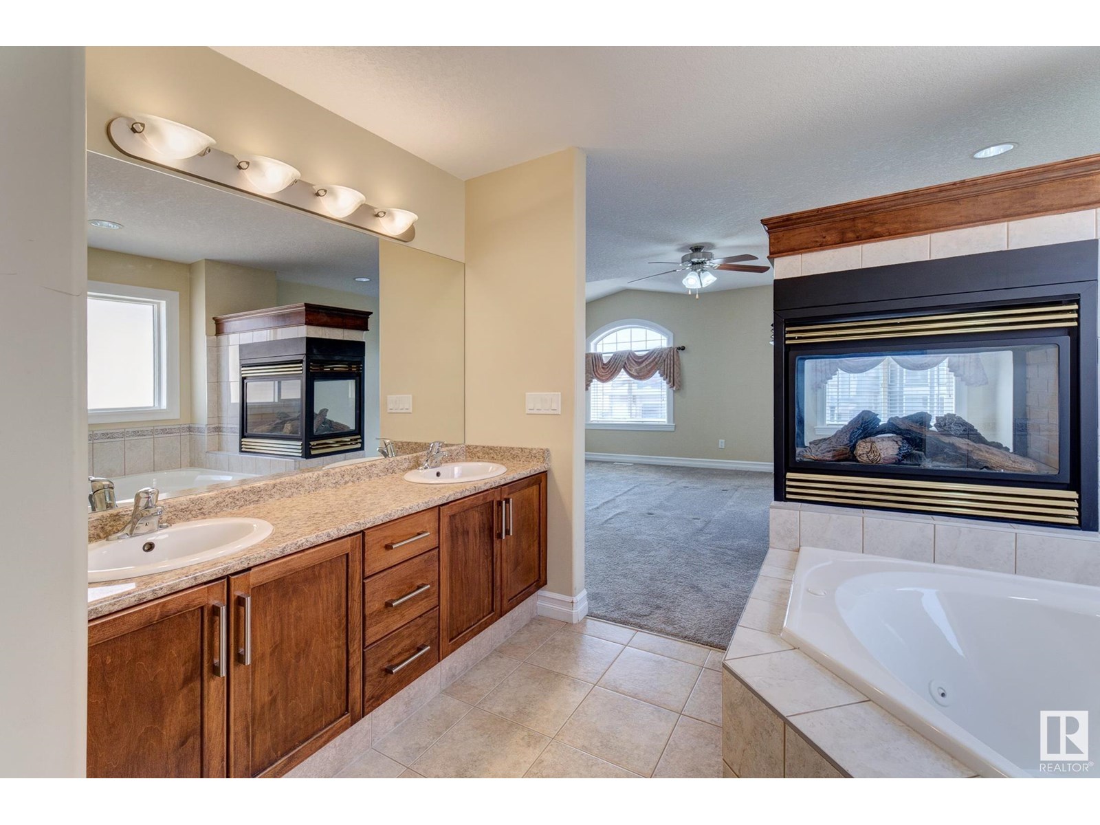 Photo 36 of 3621 28 A St Nw, Edmonton AB