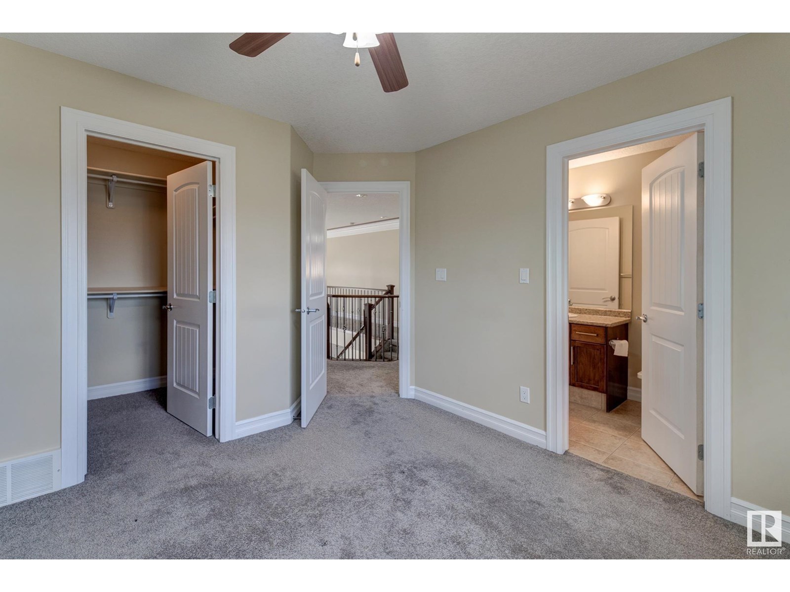Photo 23 of 3621 28 A St Nw, Edmonton AB