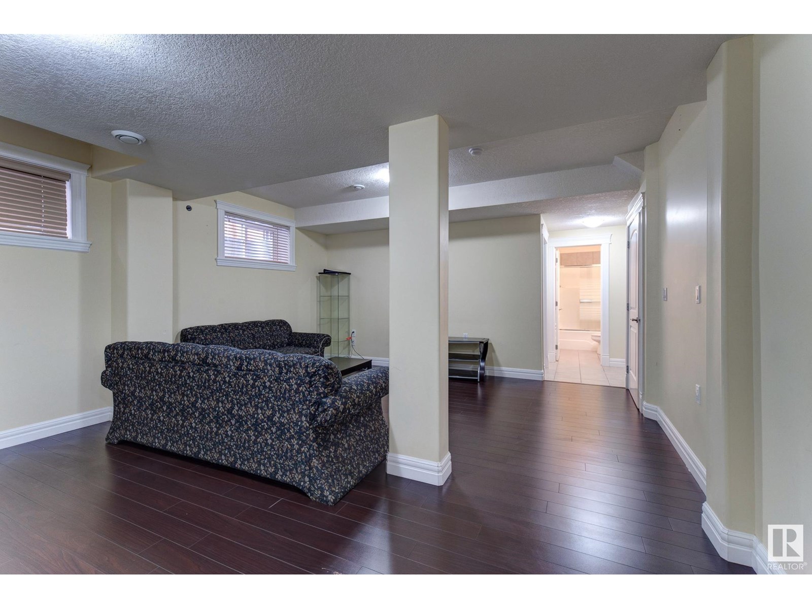 Photo 13 of 3621 28 A St Nw, Edmonton AB
