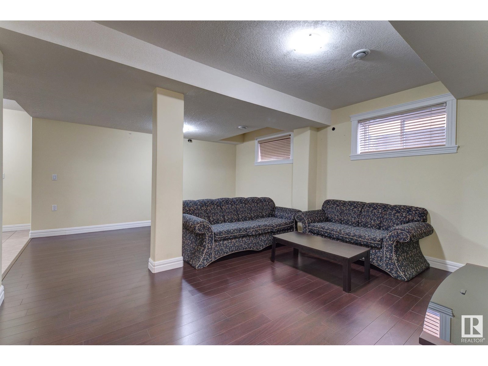 Photo 11 of 3621 28 A St Nw, Edmonton AB