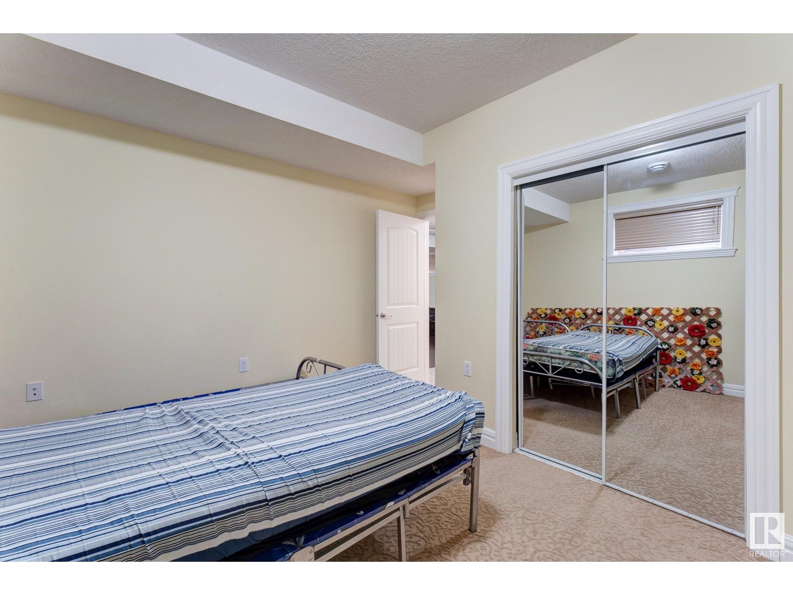 Photo 15 of 3621 28 A St Nw, Edmonton AB