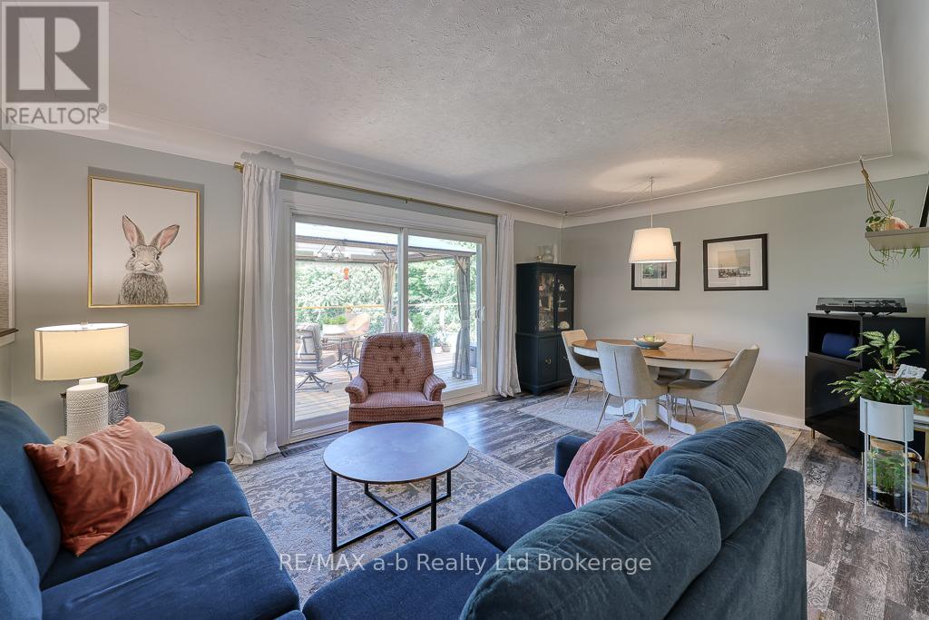 Photo 21 of 109 Sunset Drive, St Thomas ON