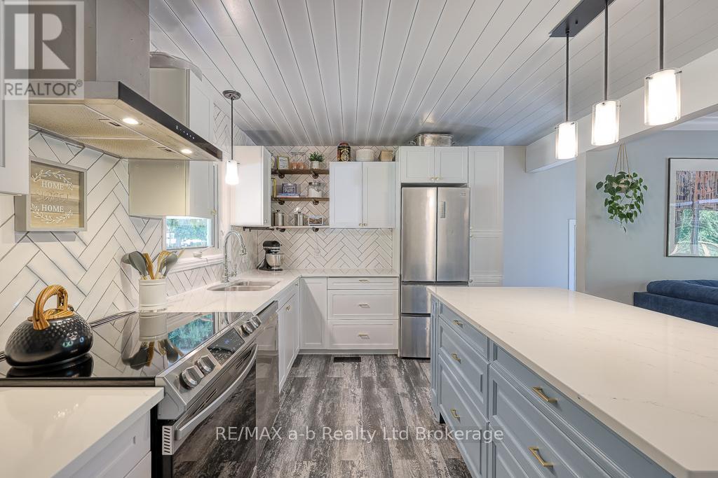Photo 45 of 109 Sunset Drive, St Thomas ON