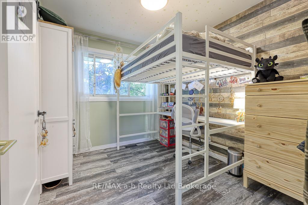 Photo 31 of 109 Sunset Drive, St Thomas ON