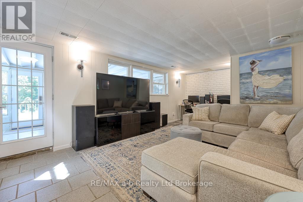 Photo 42 of 109 Sunset Drive, St Thomas ON