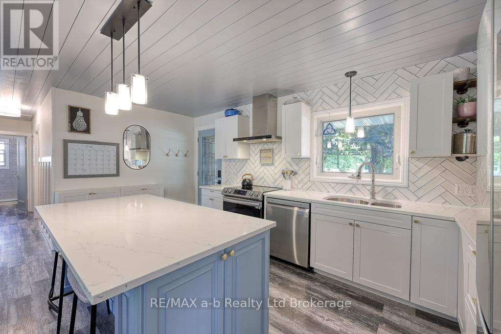 Photo 18 of 109 Sunset Drive, St Thomas ON
