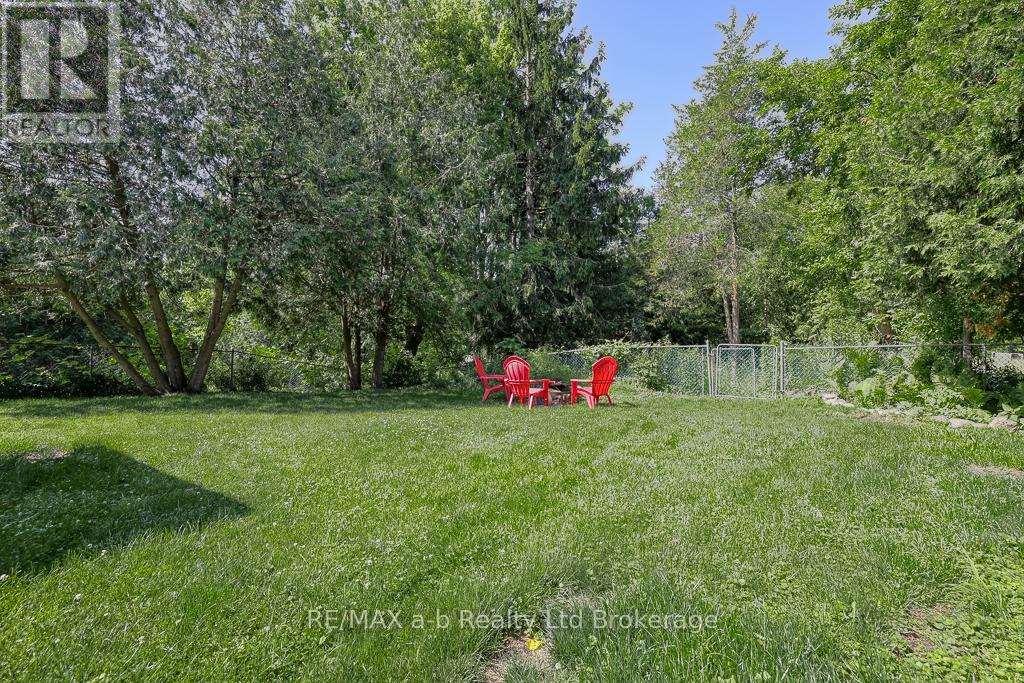 Photo 23 of 109 Sunset Drive, St Thomas ON