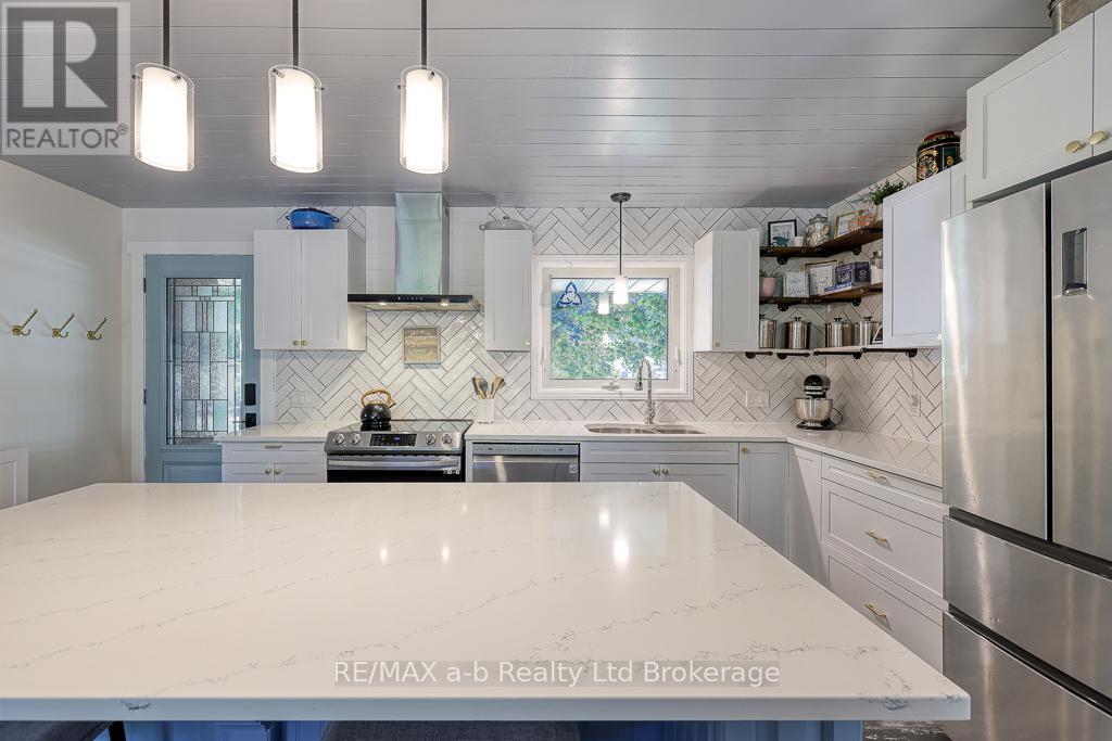 Photo 10 of 109 Sunset Drive, St Thomas ON