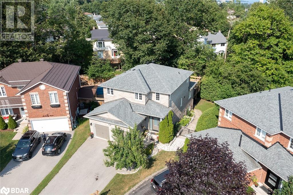 Photo 13 of 19 Mccarthy Court, Barrie ON