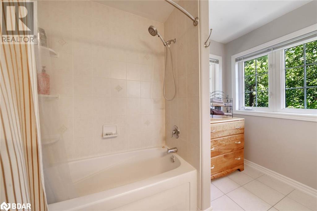Photo 26 of 19 Mccarthy Court, Barrie ON