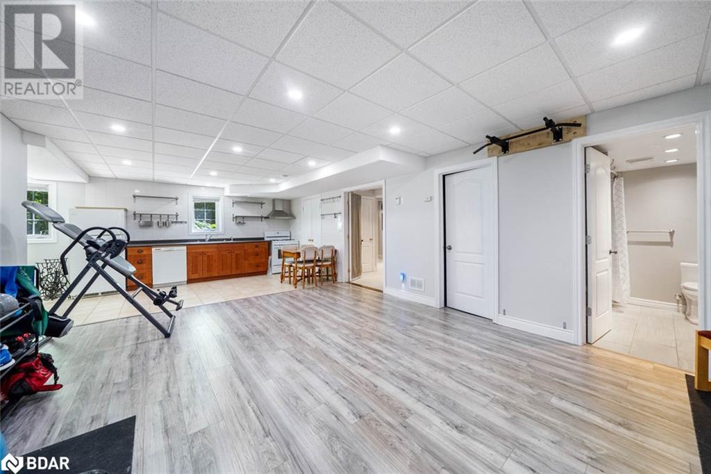 Photo 5 of 19 Mccarthy Court, Barrie ON