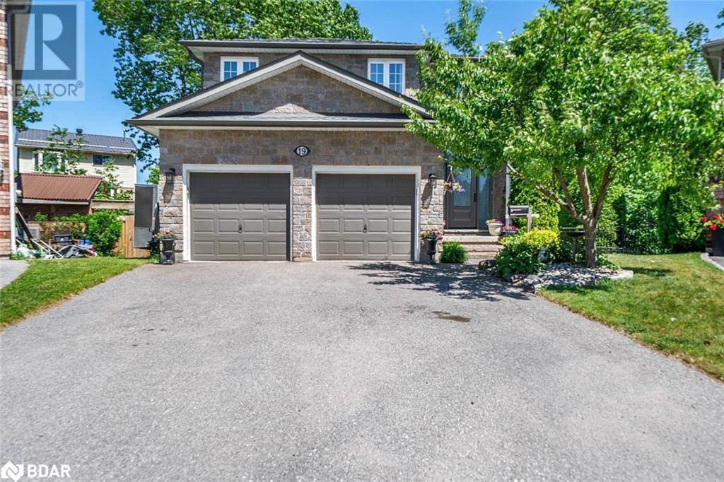 Photo 6 of 19 Mccarthy Court, Barrie ON