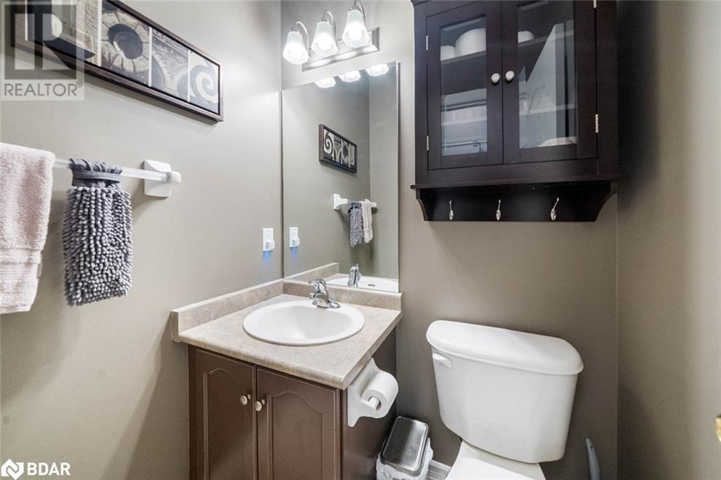 Photo 20 of 19 Mccarthy Court, Barrie ON
