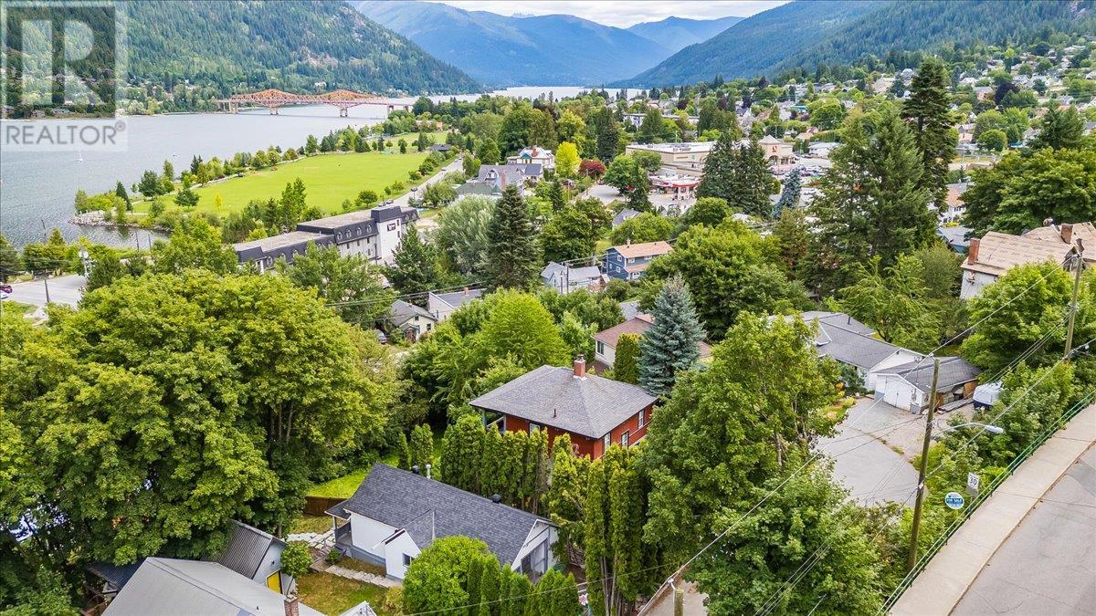 Photo 19 of 91 High Street, Nelson BC