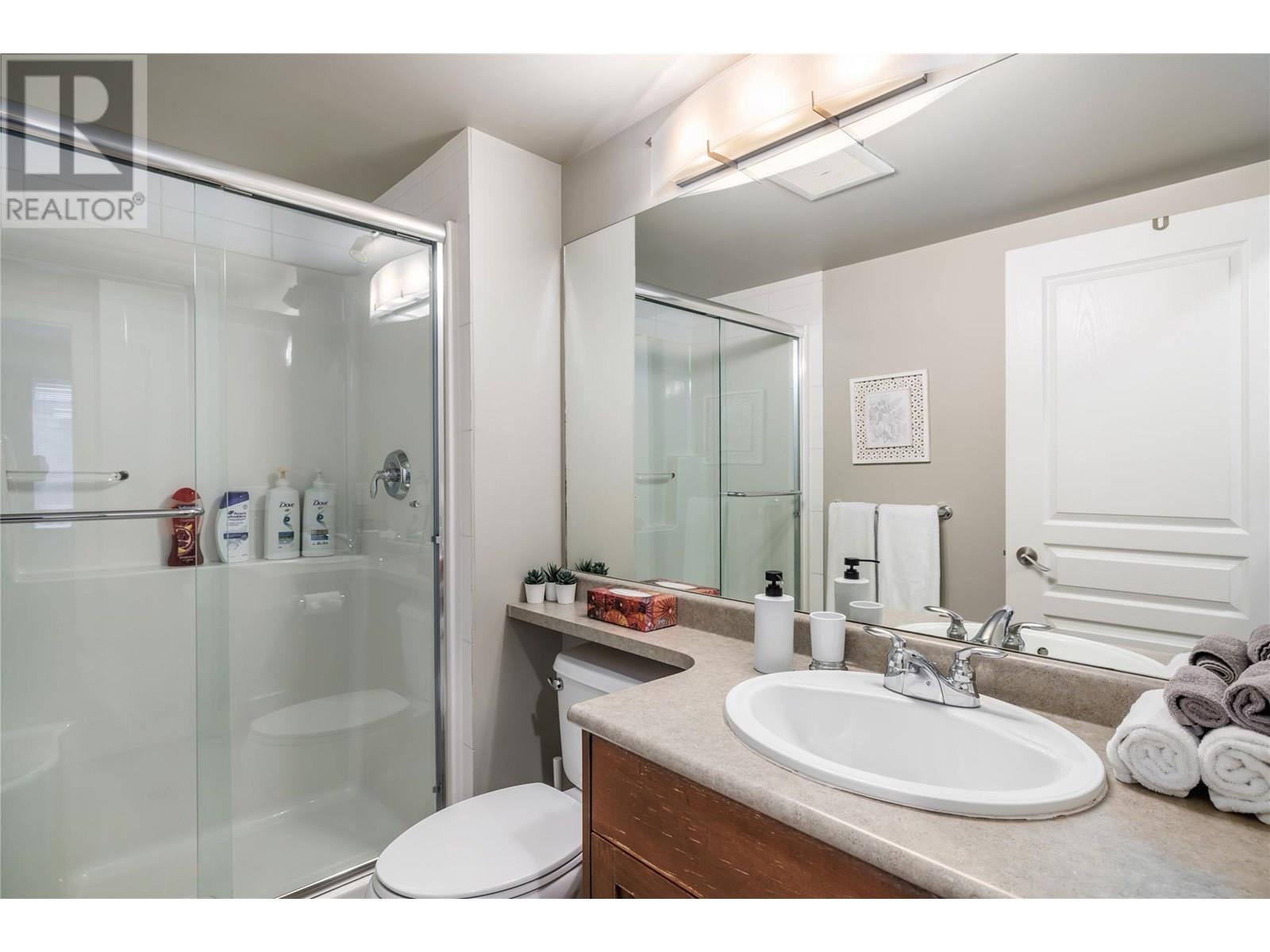 Photo 15 of 1093 Sunset Drive Unit 105, Kelowna BC