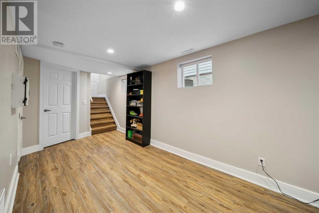 Single Family House for Sale in   Avenue NW Mount Pleasant Calgary 