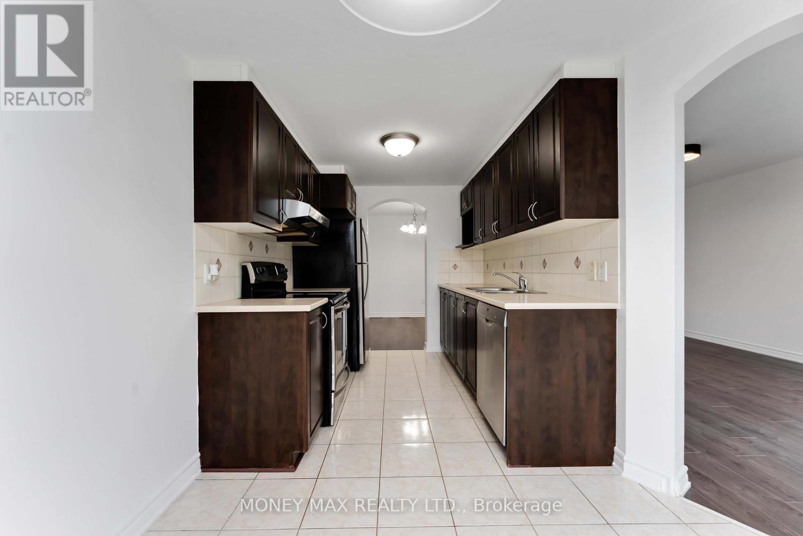 Photo 10 of 163 Garrity Crescent, Ottawa ON