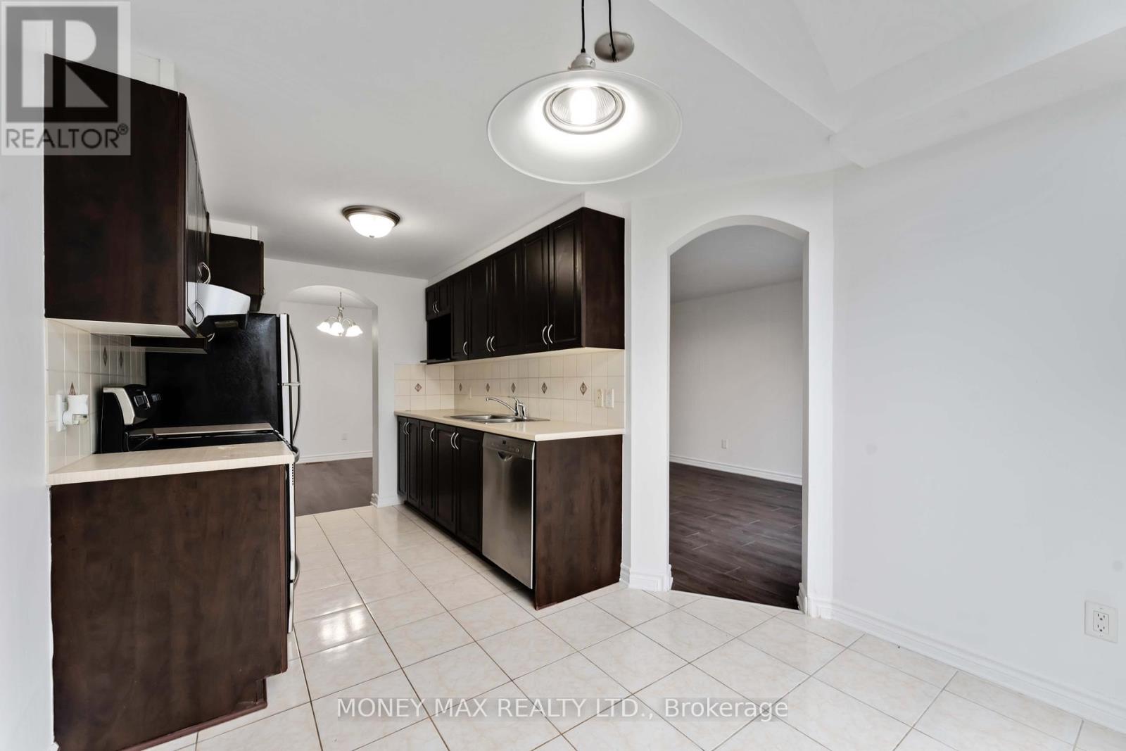 Photo 11 of 163 Garrity Crescent, Ottawa ON