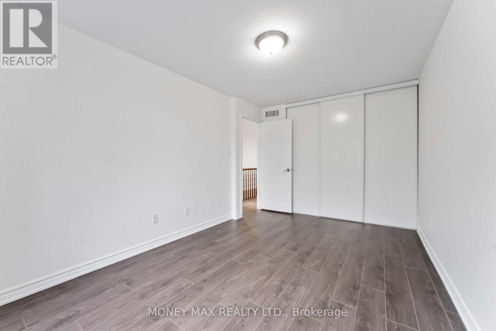 Photo 14 of 163 Garrity Crescent, Ottawa ON