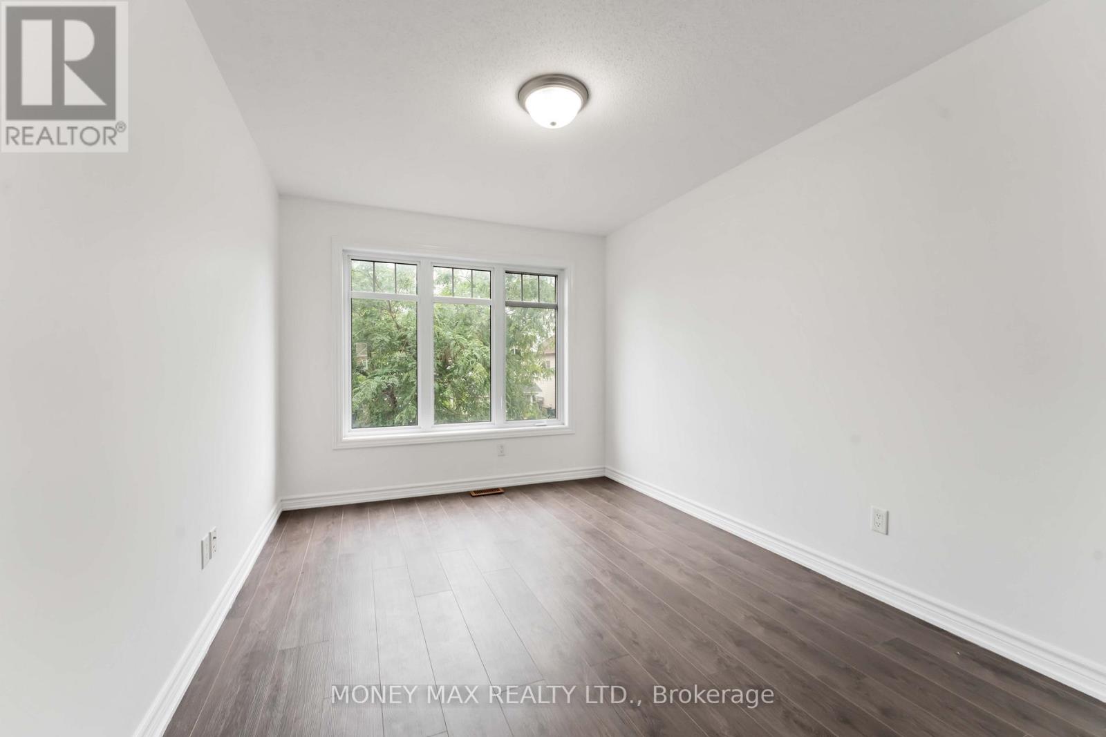 Photo 15 of 163 Garrity Crescent, Ottawa ON