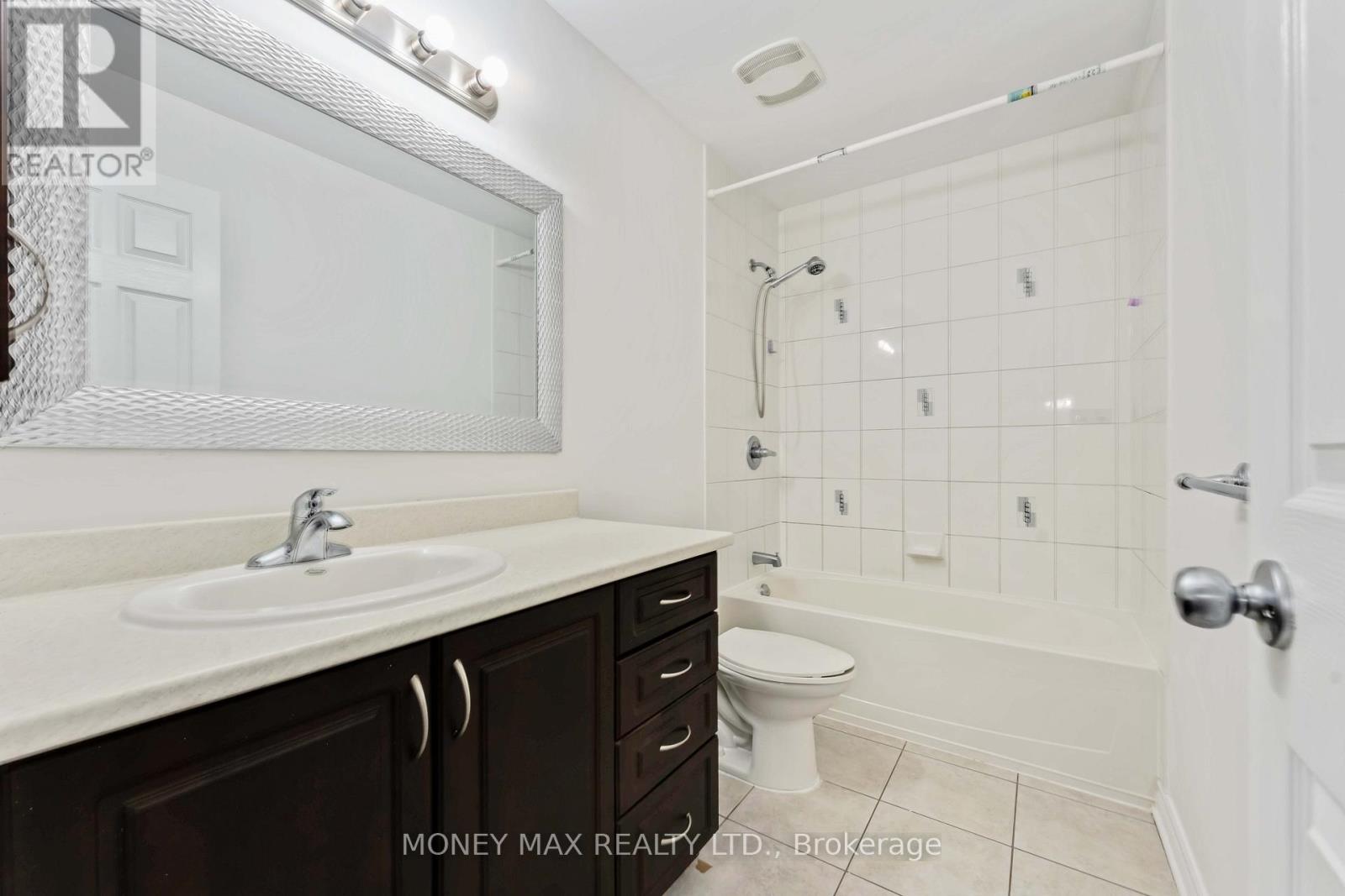 Photo 16 of 163 Garrity Crescent, Ottawa ON