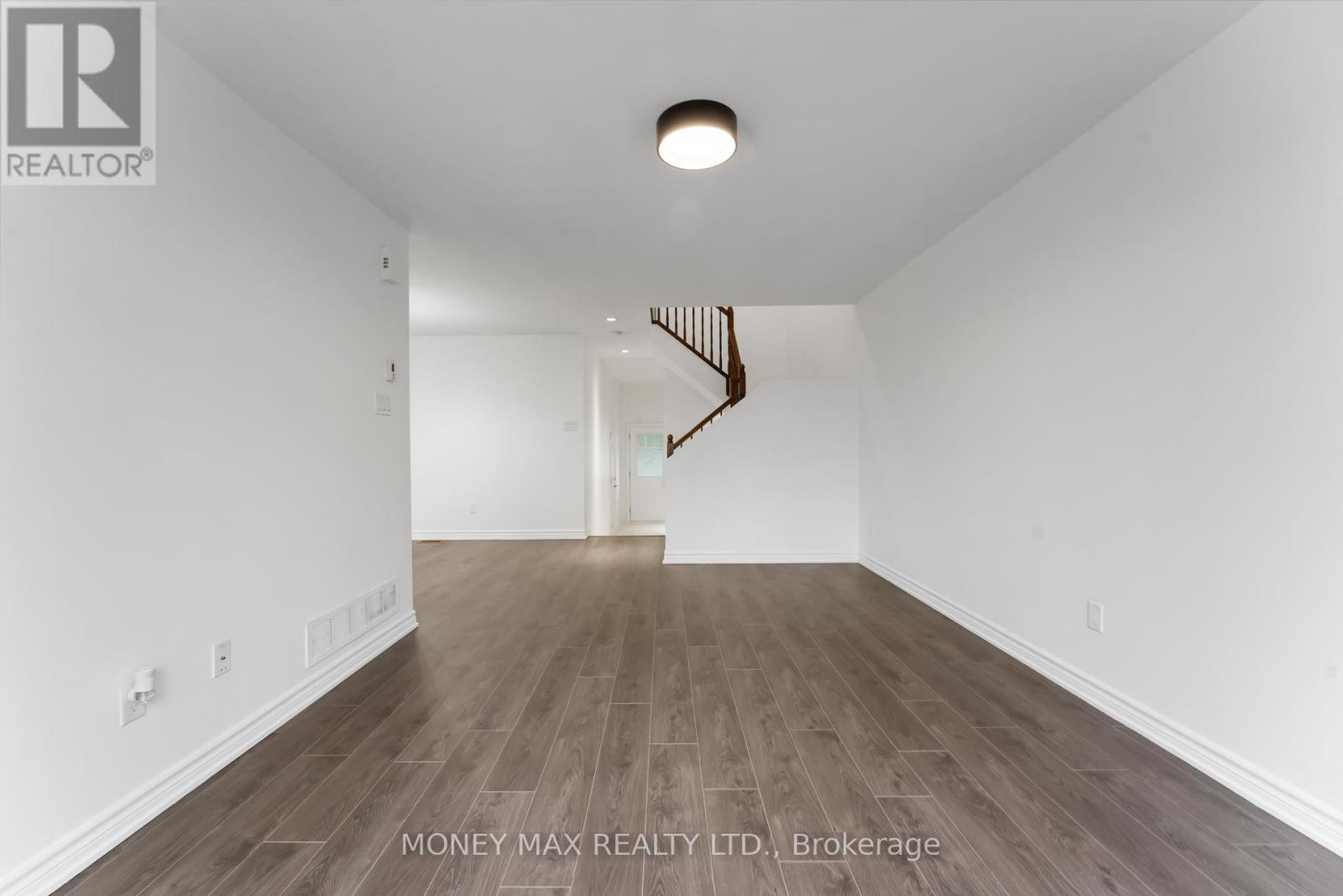 Photo 9 of 163 Garrity Crescent, Ottawa ON