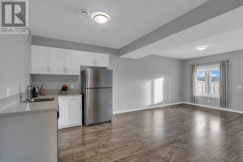 Single Family House for Sale in  Lucas Crescent NW Livingston Calgary 