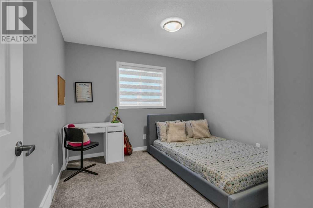 Single Family House for Sale in  Lucas Crescent NW Livingston Calgary 
