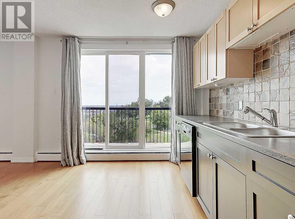 Single Family House for Sale in   Cedar Crescent SW Spruce Cliff Calgary 
