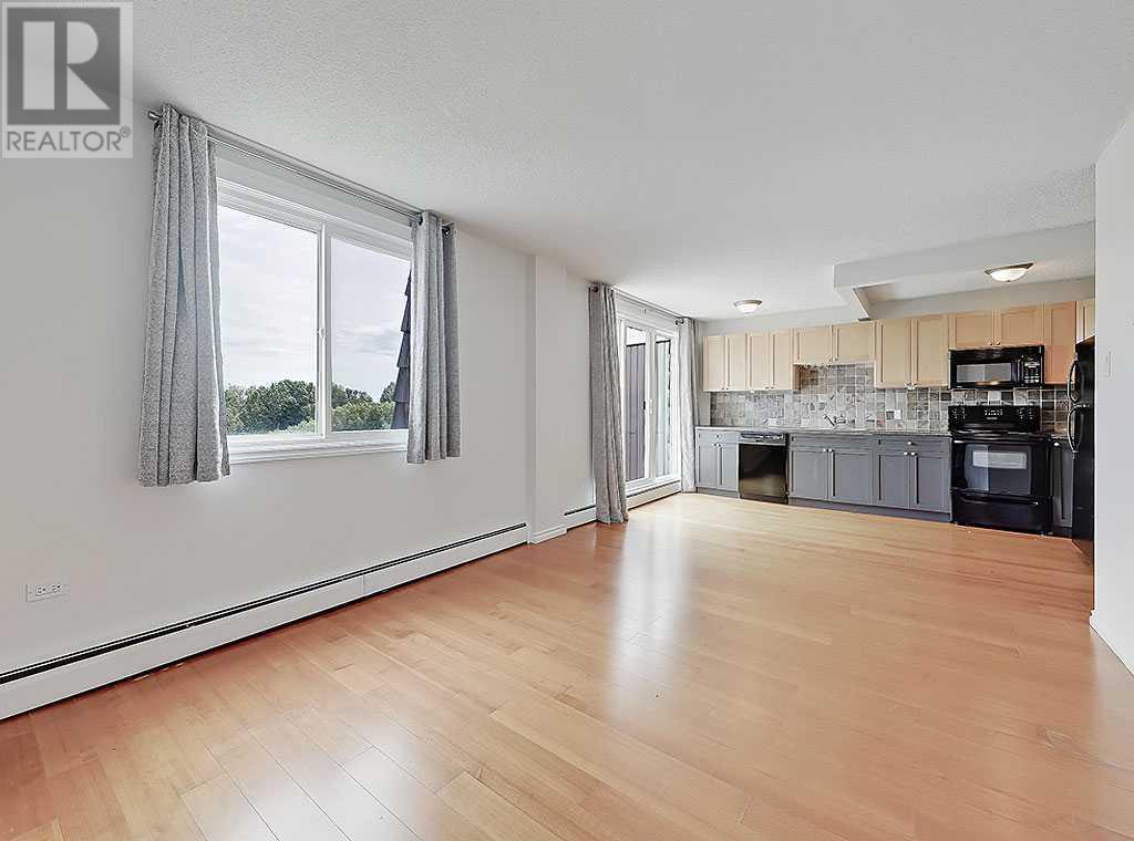 Single Family House for Sale in   Cedar Crescent SW Spruce Cliff Calgary 