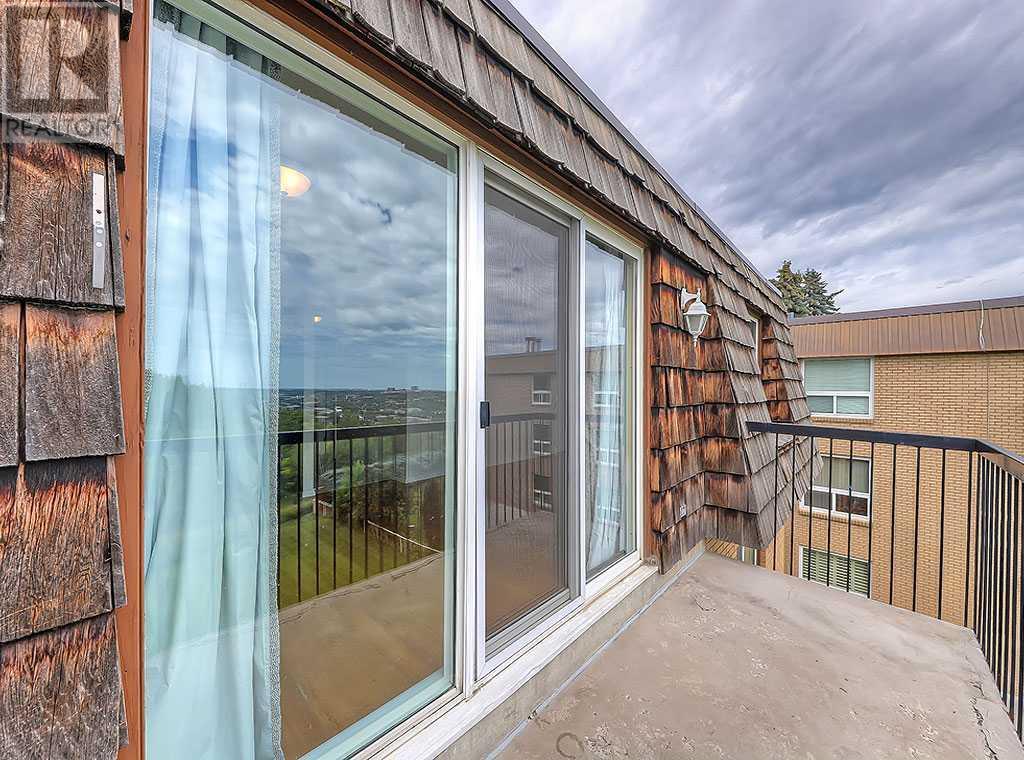 Single Family House for Sale in   Cedar Crescent SW Spruce Cliff Calgary 